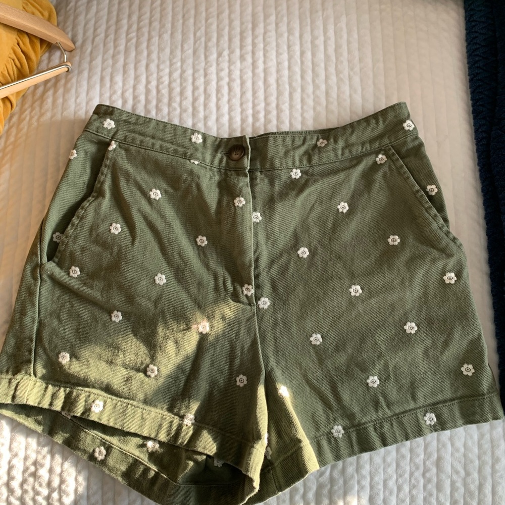 flower shorts